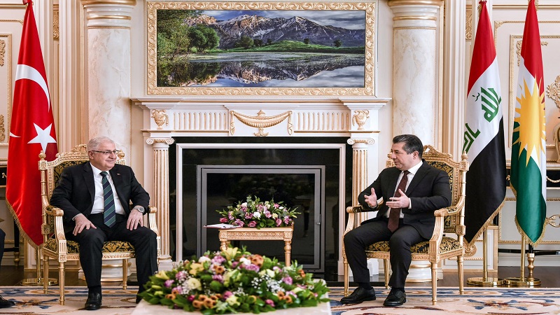 سەرۆکی حکومەتی ھەرێمی کوردستان لەگەڵ وەزیری بەرگریی تورکیا کۆبووەوە